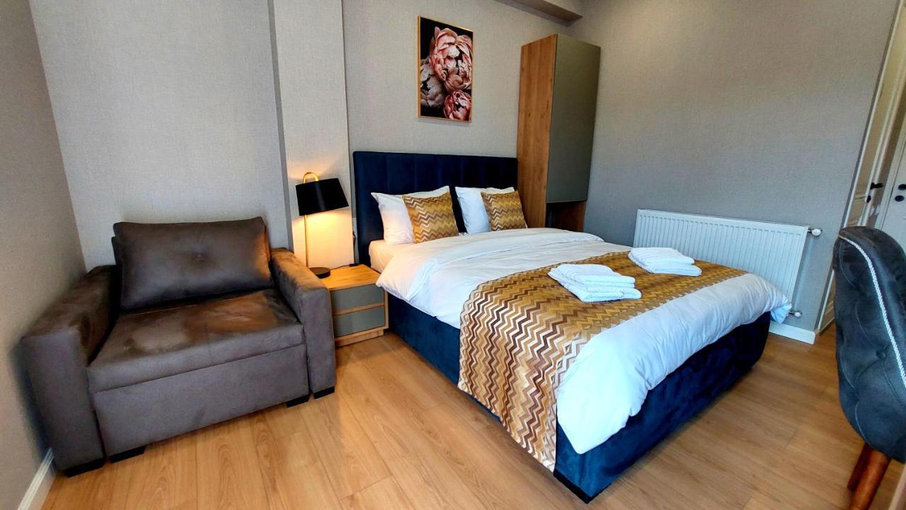 Falcon Boutique Hotel Tbilisi ภายนอก รูปภาพ