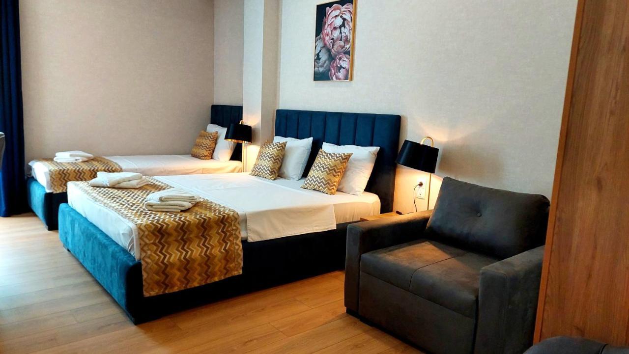 Falcon Boutique Hotel Tbilisi ภายนอก รูปภาพ