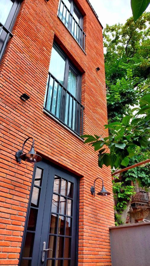 Falcon Boutique Hotel Tbilisi ภายนอก รูปภาพ