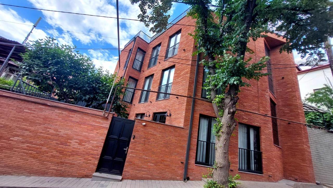 Falcon Boutique Hotel Tbilisi ภายนอก รูปภาพ