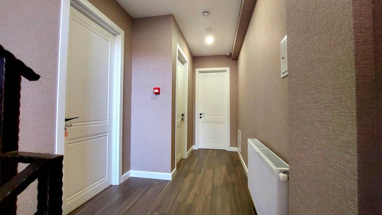 Falcon Boutique Hotel Tbilisi ภายนอก รูปภาพ