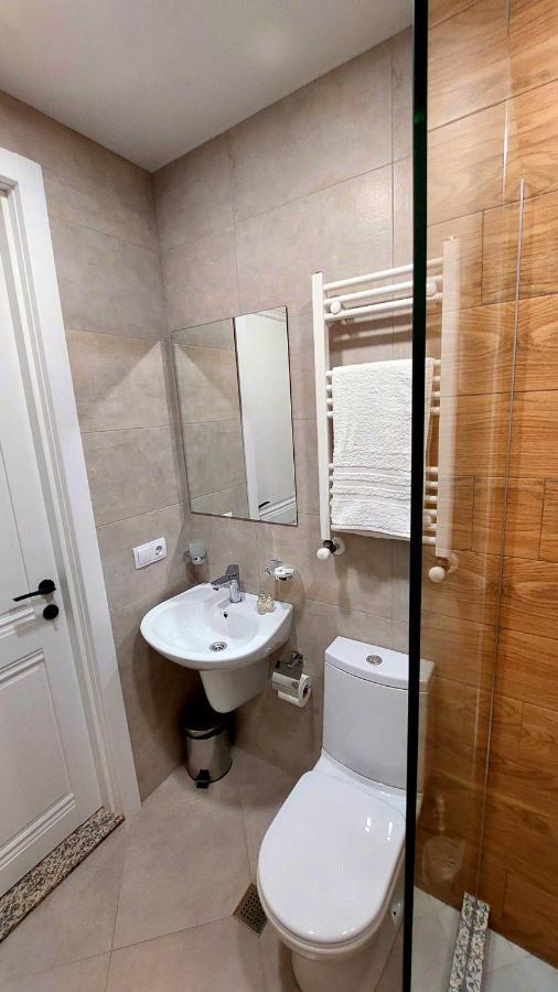 Falcon Boutique Hotel Tbilisi ภายนอก รูปภาพ