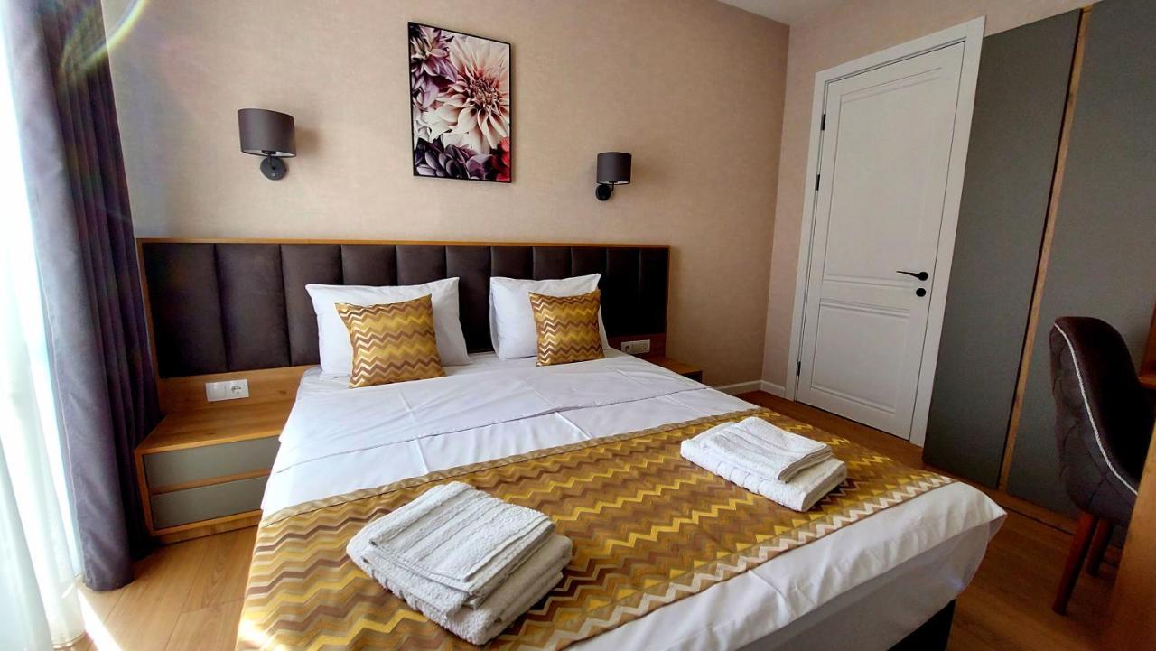 Falcon Boutique Hotel Tbilisi ภายนอก รูปภาพ