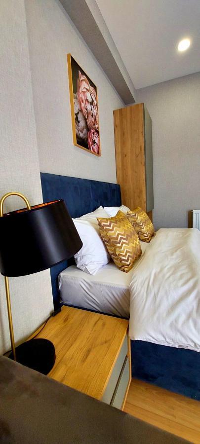 Falcon Boutique Hotel Tbilisi ภายนอก รูปภาพ