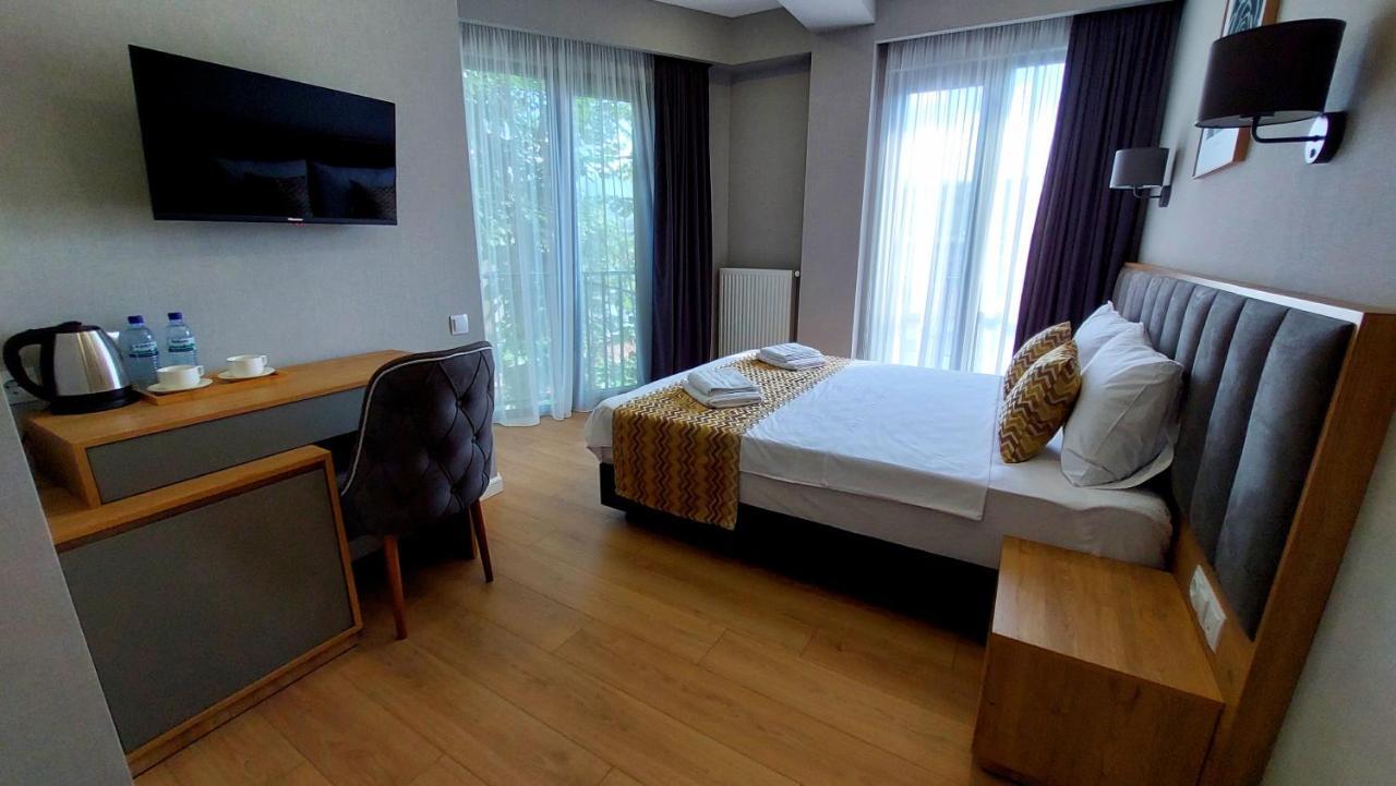 Falcon Boutique Hotel Tbilisi ภายนอก รูปภาพ