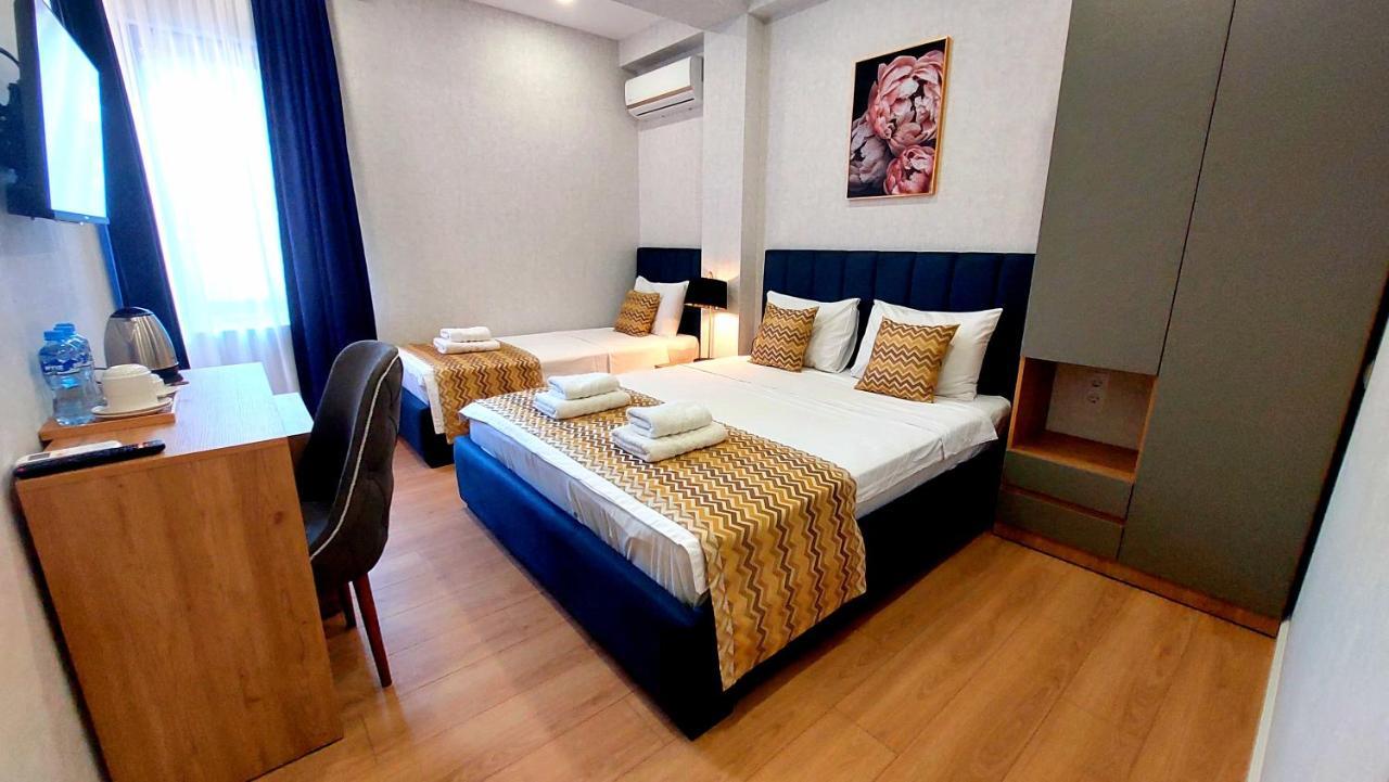 Falcon Boutique Hotel Tbilisi ภายนอก รูปภาพ